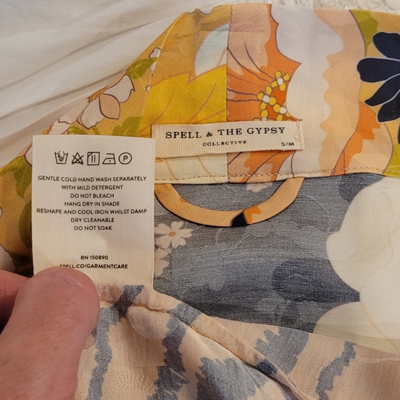 NWOT Spell Designs Tyler Robe - Picture 3 of 3